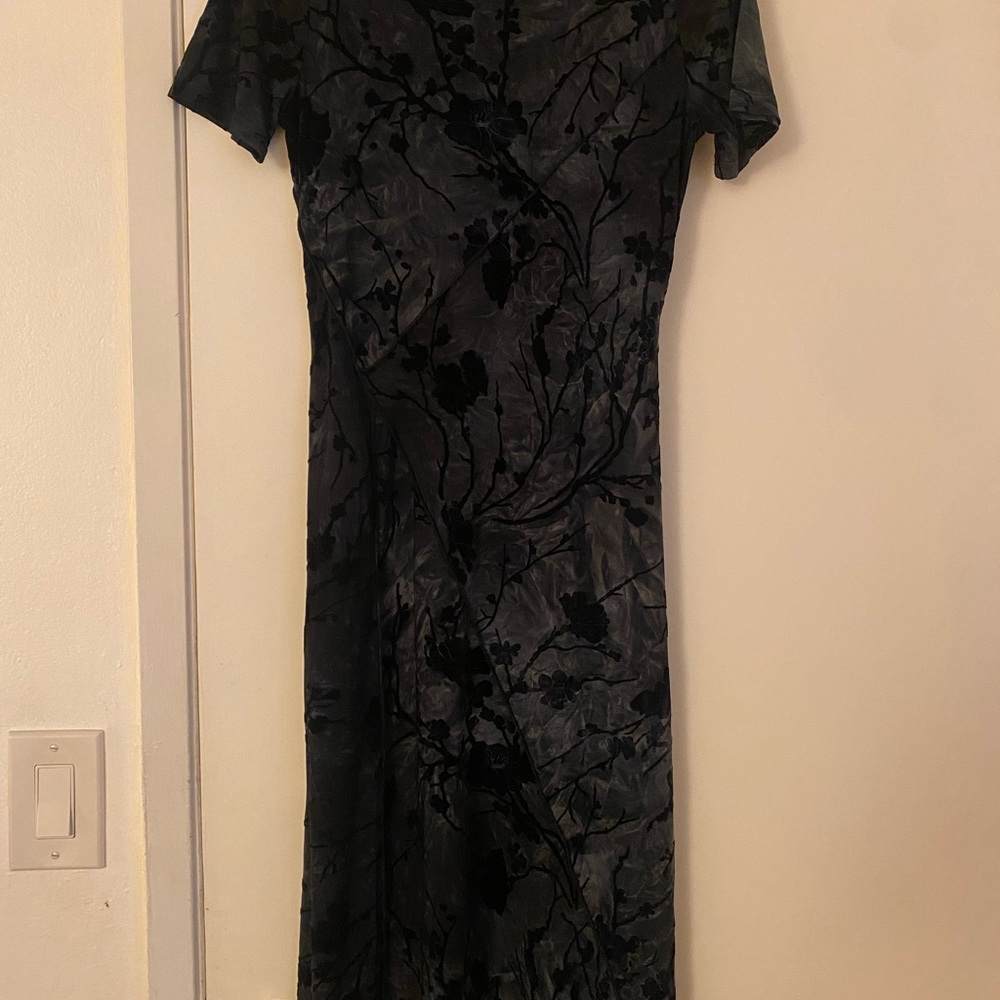 Disturbia Black Velvet Midi Dress - Picture 3 of 4